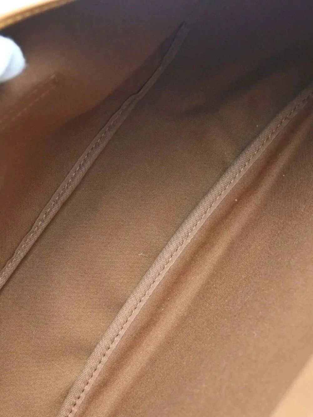 LOUIS VUITTON MONOGRAM SAUMUR 43 MESSENGER BAG